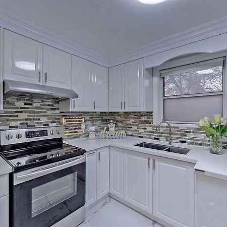 Cozy 3 Room Bungalow In Midtown 多伦多 外观 照片