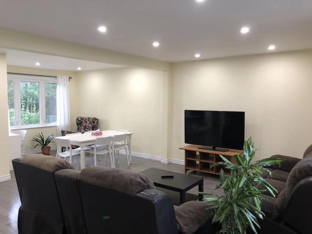 Cozy 3 Room Bungalow In Midtown 多伦多 外观 照片